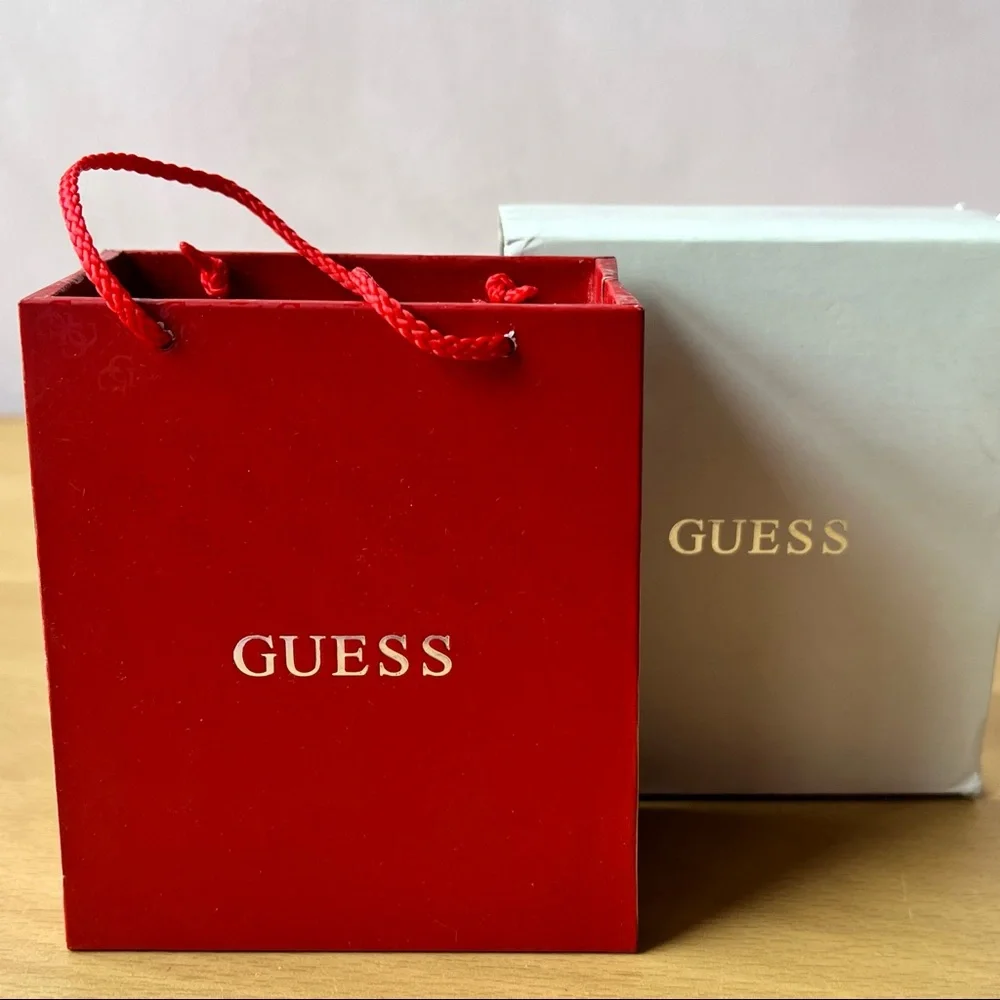 Brand New Women’s Gold Tone Guess Watch